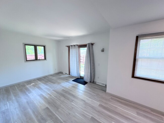 Building Photo - Kleisinger Duplex
