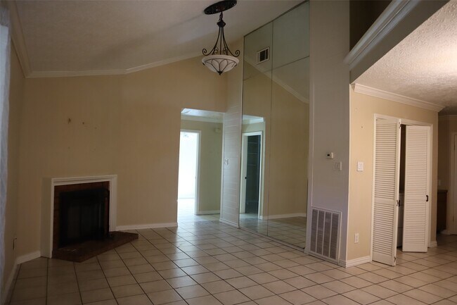 Building Photo - 6319 Langham Way