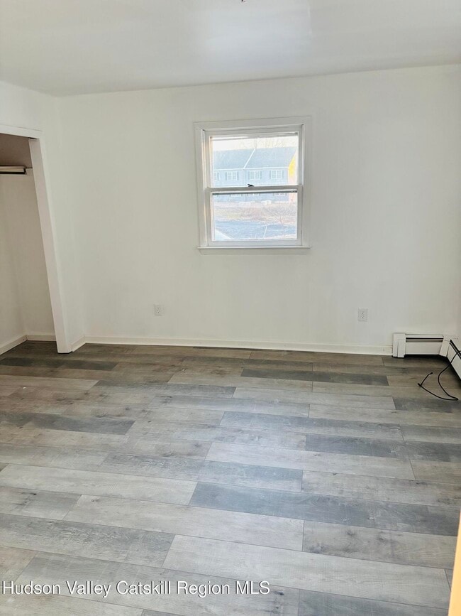 Building Photo - 22-24-24 Jane St