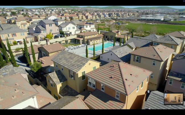 Building Photo - Home in Dublin Available!