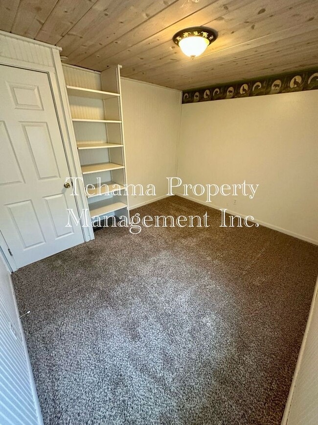 Building Photo - 3 Bedroom Home With Central Heat and Air