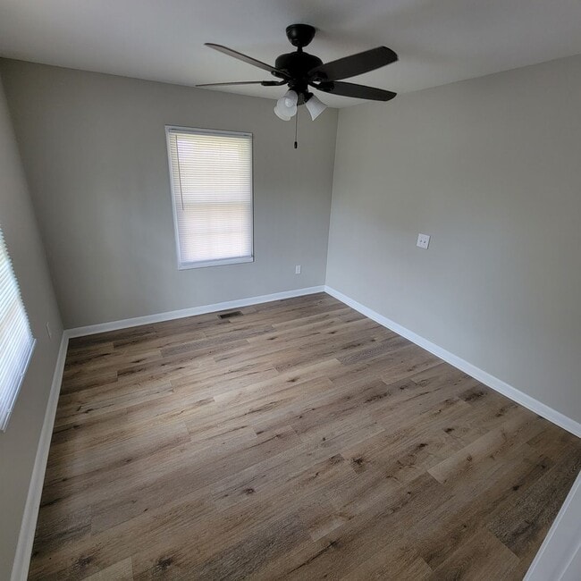 Building Photo - 3/1 House- Sparta City Limits