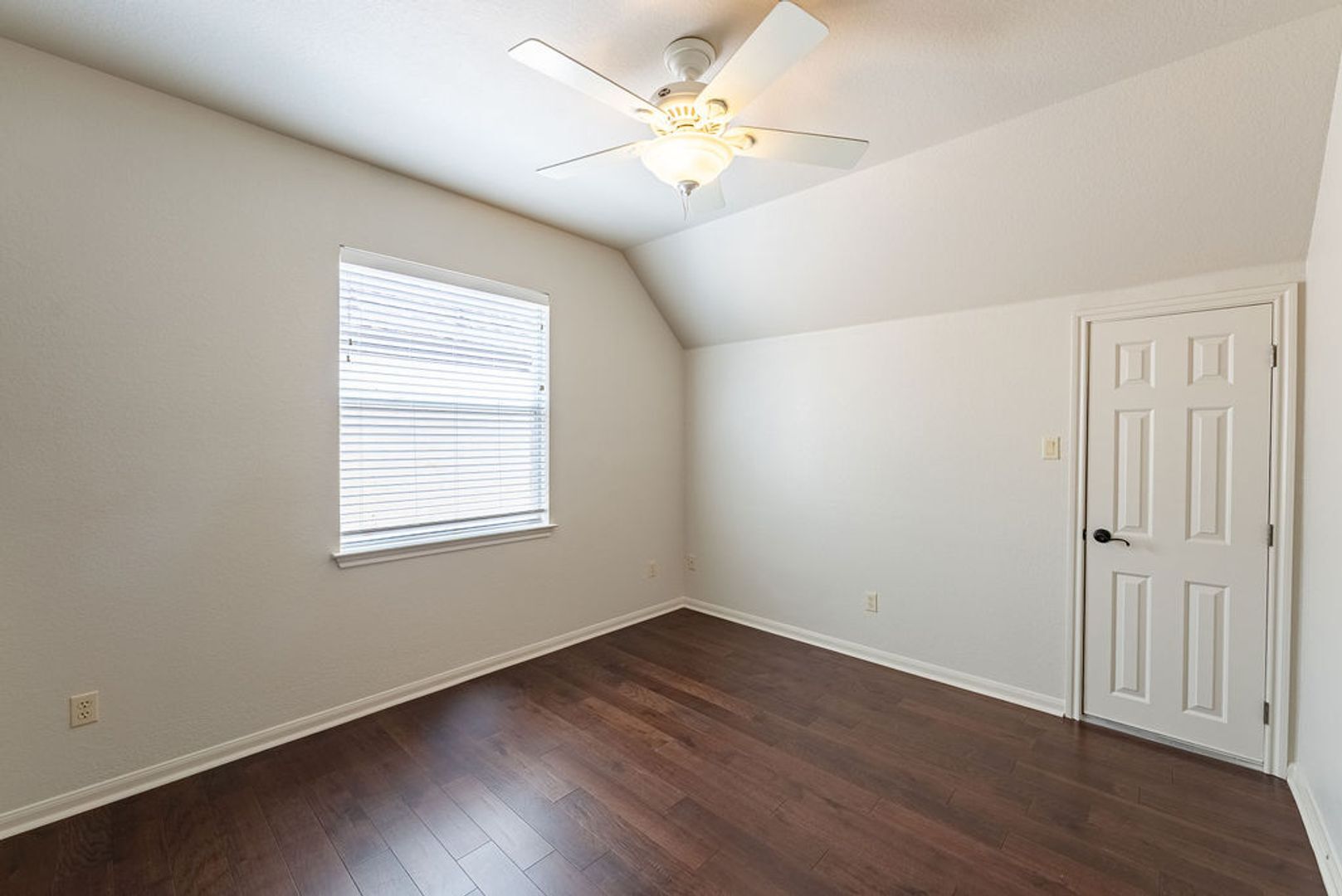 Building Photo - 7909 Adelaide Dr
