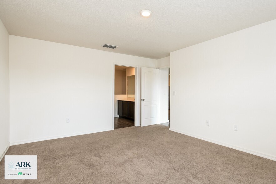 Building Photo - 409 Kensington View Dr
