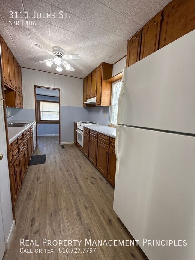 Building Photo - 3111 Jules St