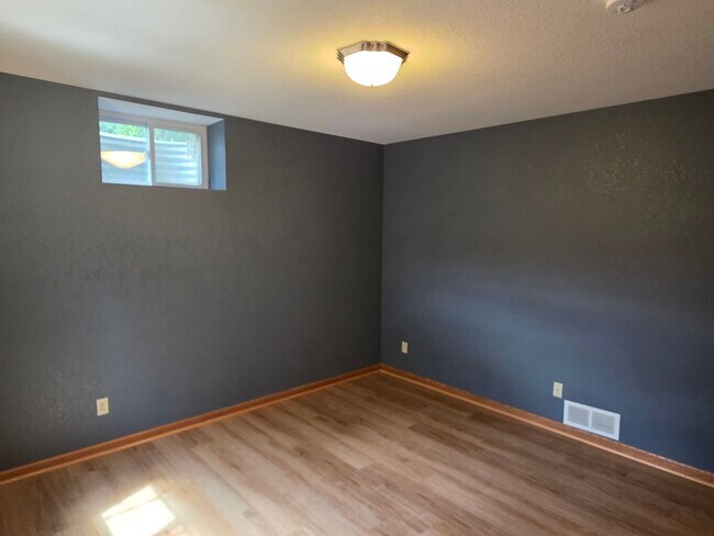 Building Photo - Updated 4 bedroom Greenfield ranch home