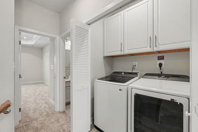 Building Photo - 9177 Edenderry Dr