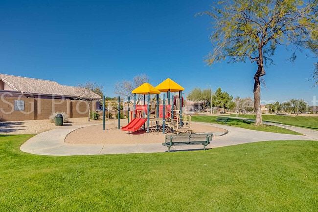 Building Photo - 2602 E Beautiful Ln