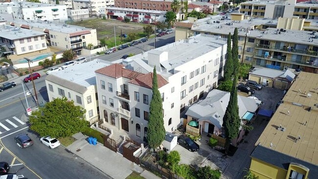 Building Photo - 334 Heliotrope Dr