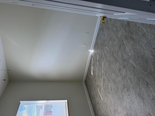 Building Photo - 787 SE Evergreen Terrace