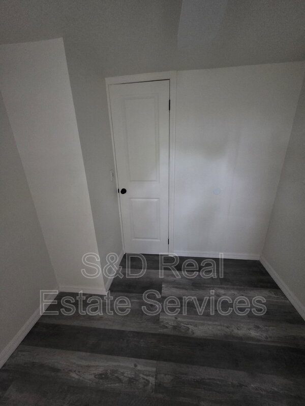 Building Photo - 111 8th St E