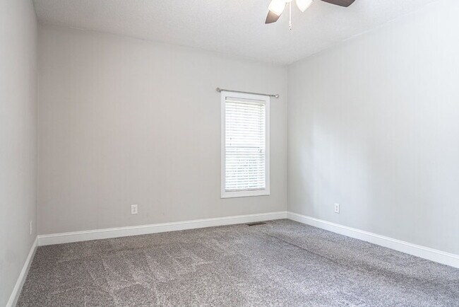 Building Photo - 167 Laurel Oak Ln