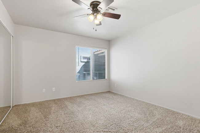 Building Photo - 350 S Durango Dr