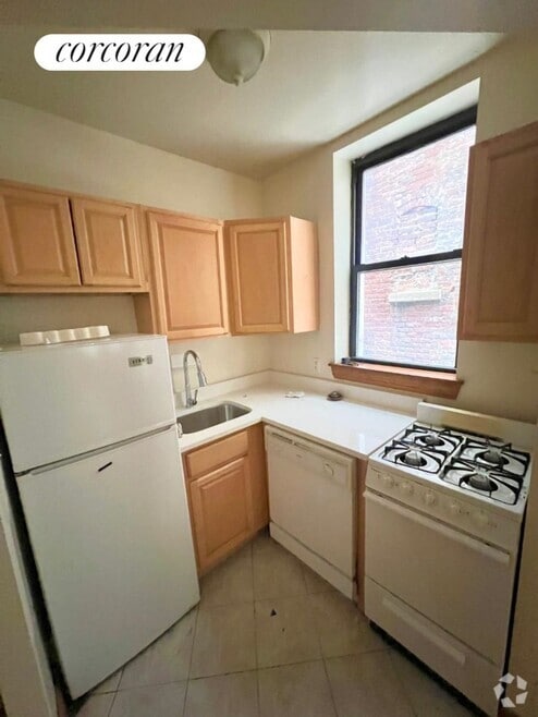 Building Photo - 167 W 80th St