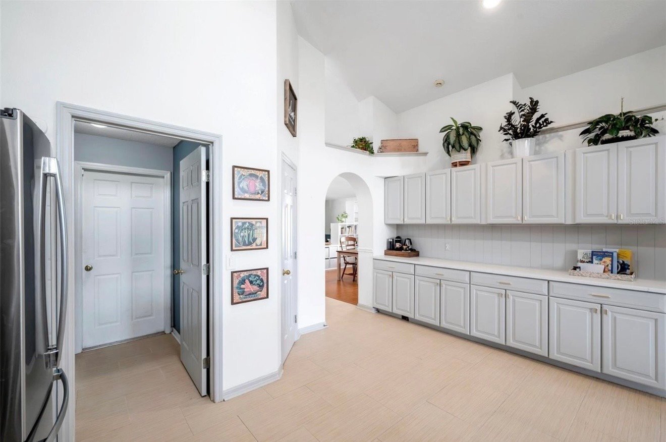 Building Photo - 6748 Waterton Dr