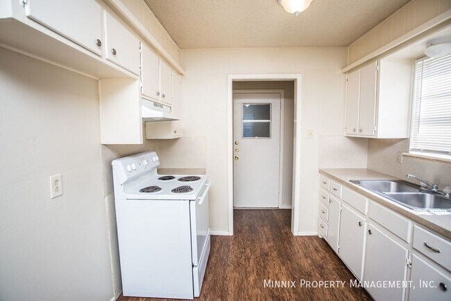 Building Photo - 4804 53rd St