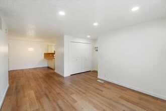 Building Photo - 263 W Garden Park Dr