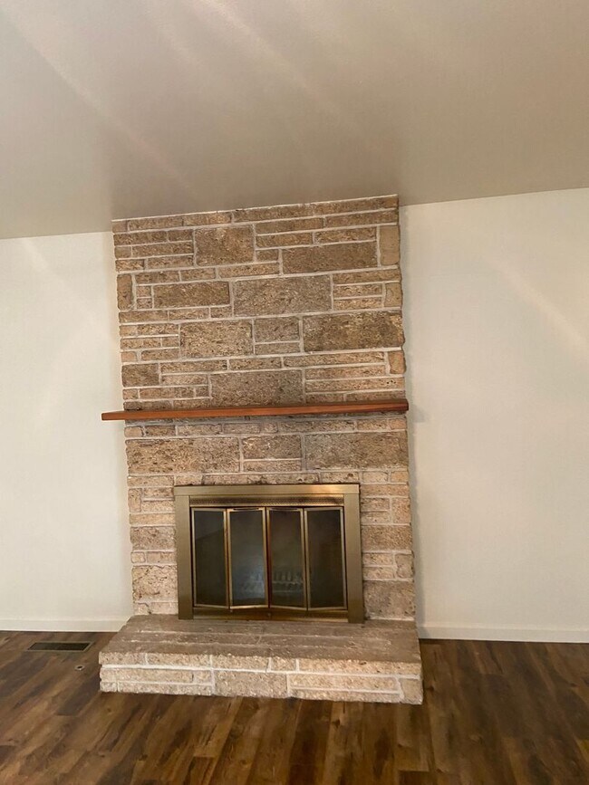 Building Photo - 1605 Jacquelyn Way
