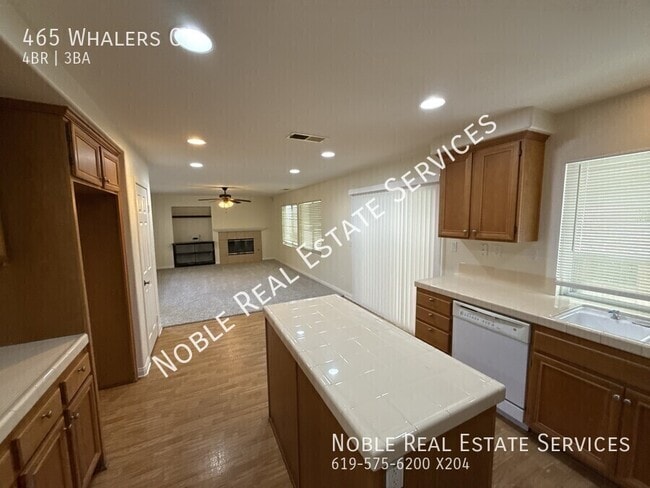 Building Photo - 465 Whalers Ct