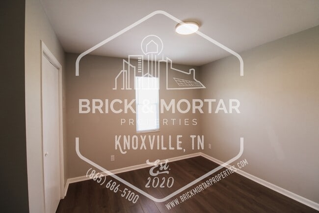 Building Photo - 137 Tallent Way