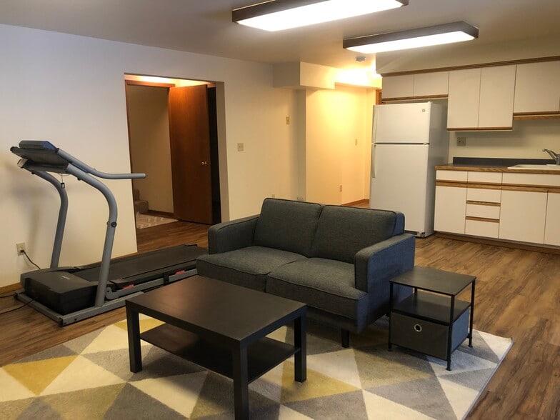 Building Photo - 715 SW Staley Dr