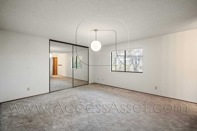 Building Photo - Charming 3 Bedroom Home with Spacious Yard in Wildomar
