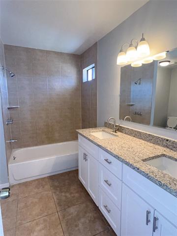 Building Photo - 2416 Lakeview Cir
