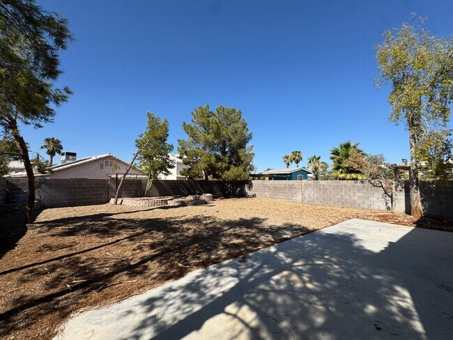 Building Photo - 7428 Jockey Ave