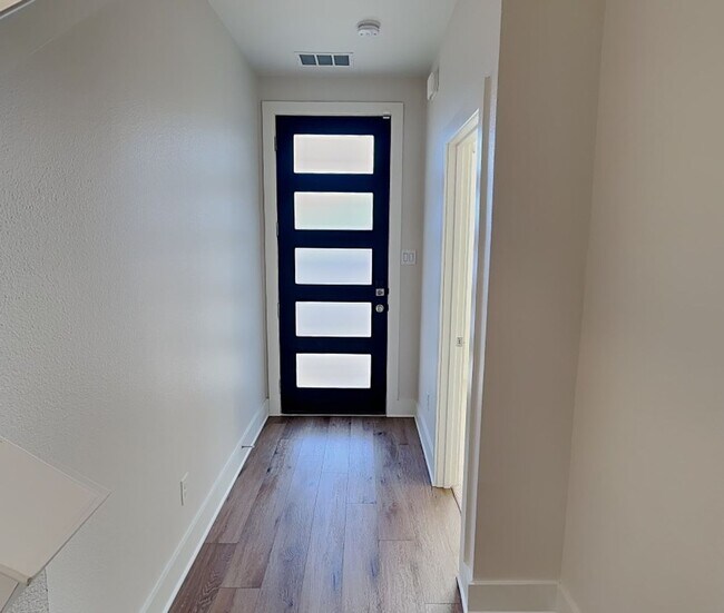 Building Photo - Fabulous 3-Story Townhouse in Frisco Heights! 1 mile from TCU!