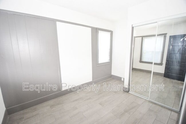 Building Photo - 407 Ojai Rd