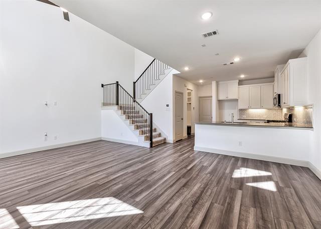 Building Photo - 8804 Samara St