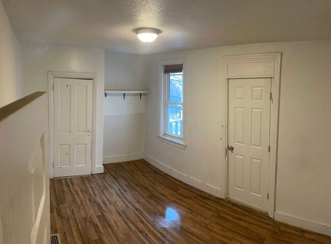 Building Photo - 855 Lancaster Ave