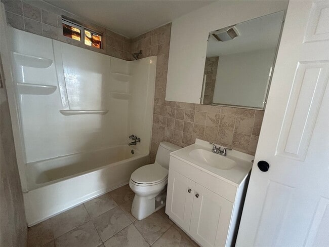 Building Photo - 3419 Elser St