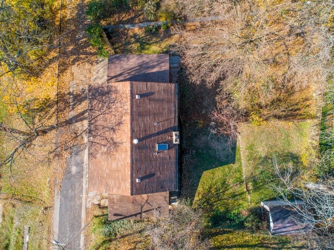 Building Photo - AVAILABLE JULY 1ST! ABSOLUTELY GORGEOUS & RENOVATED 2 bedroom in CASTLE SHANNON!