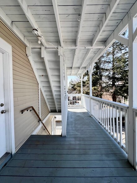 Rear entrance and deck - 94 Graham St