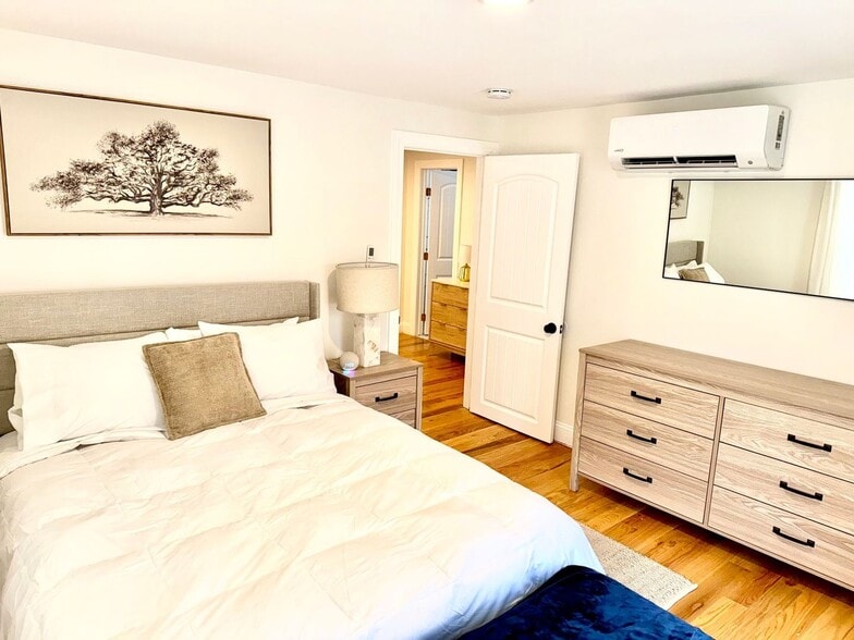 Building Photo - 48A E Pembroke Rd