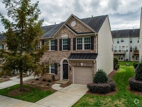 Building Photo - Great location off Archdale!