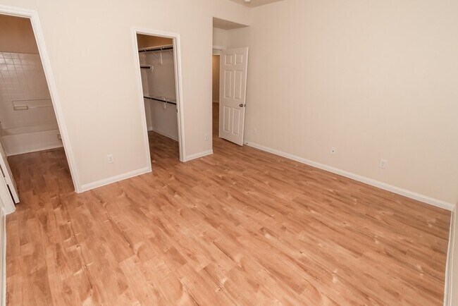 Building Photo - 2911 Aspen Mdw