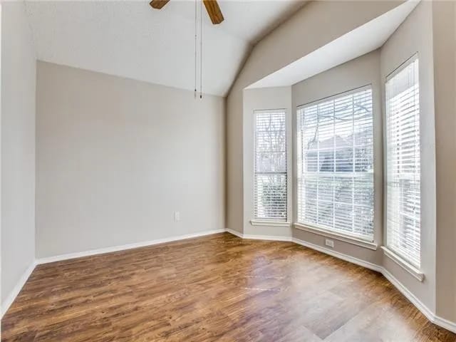 Building Photo - 2430 Norwich Dr