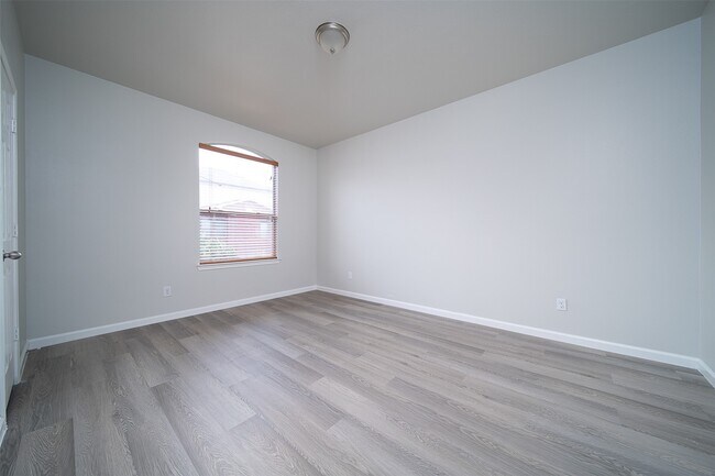 Building Photo - 13111 S Bellaire Estates Dr