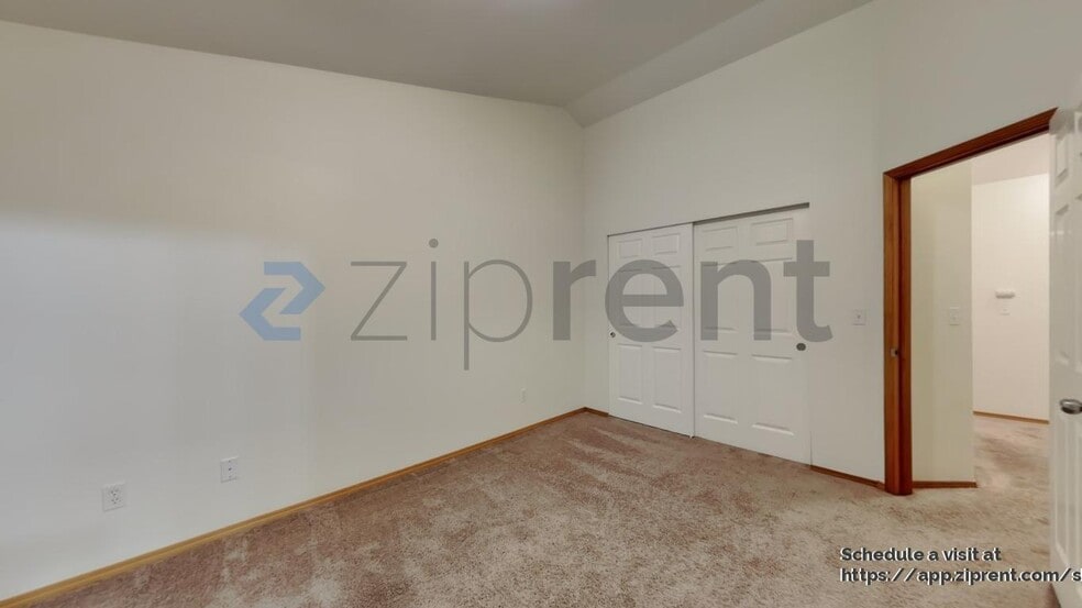 Building Photo - 12047 33rd Ave NE