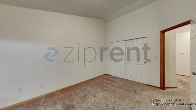 Building Photo - 12047 33rd Ave NE