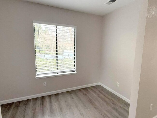 Building Photo - Excellent Location! Near BART, Downtown! Main Chance Estates Townhouse