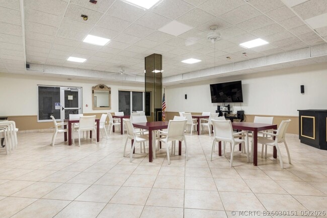 Building Photo - 3450 S Ocean Blvd