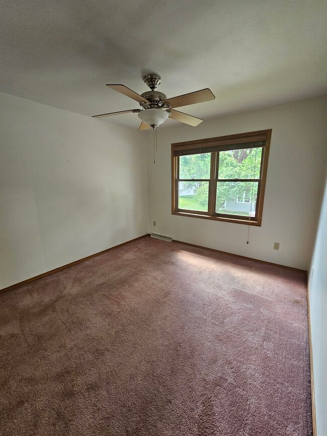 Building Photo - 7305 W Valley Ridge Dr
