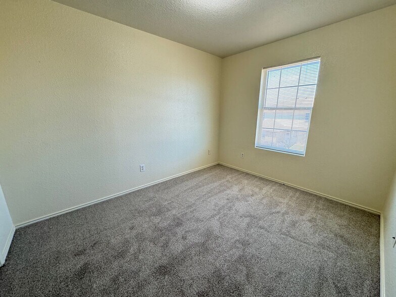 Building Photo - 4407 Abigail Dr