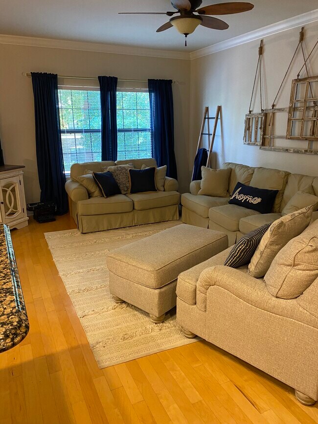 Building Photo - 2200 Tuscany Trce