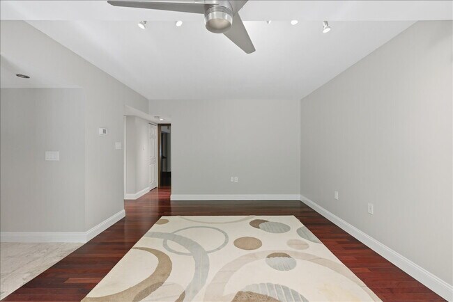 Building Photo - Contemporary 1BR / 1BA Condo in Reston – Utilities Included!