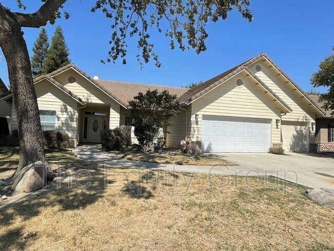 Primary Photo - 608 W Evergreen Ct