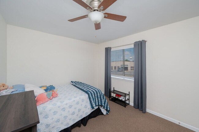 Building Photo - Stunning 2 Bedroom Townhouse in Fort Walto...